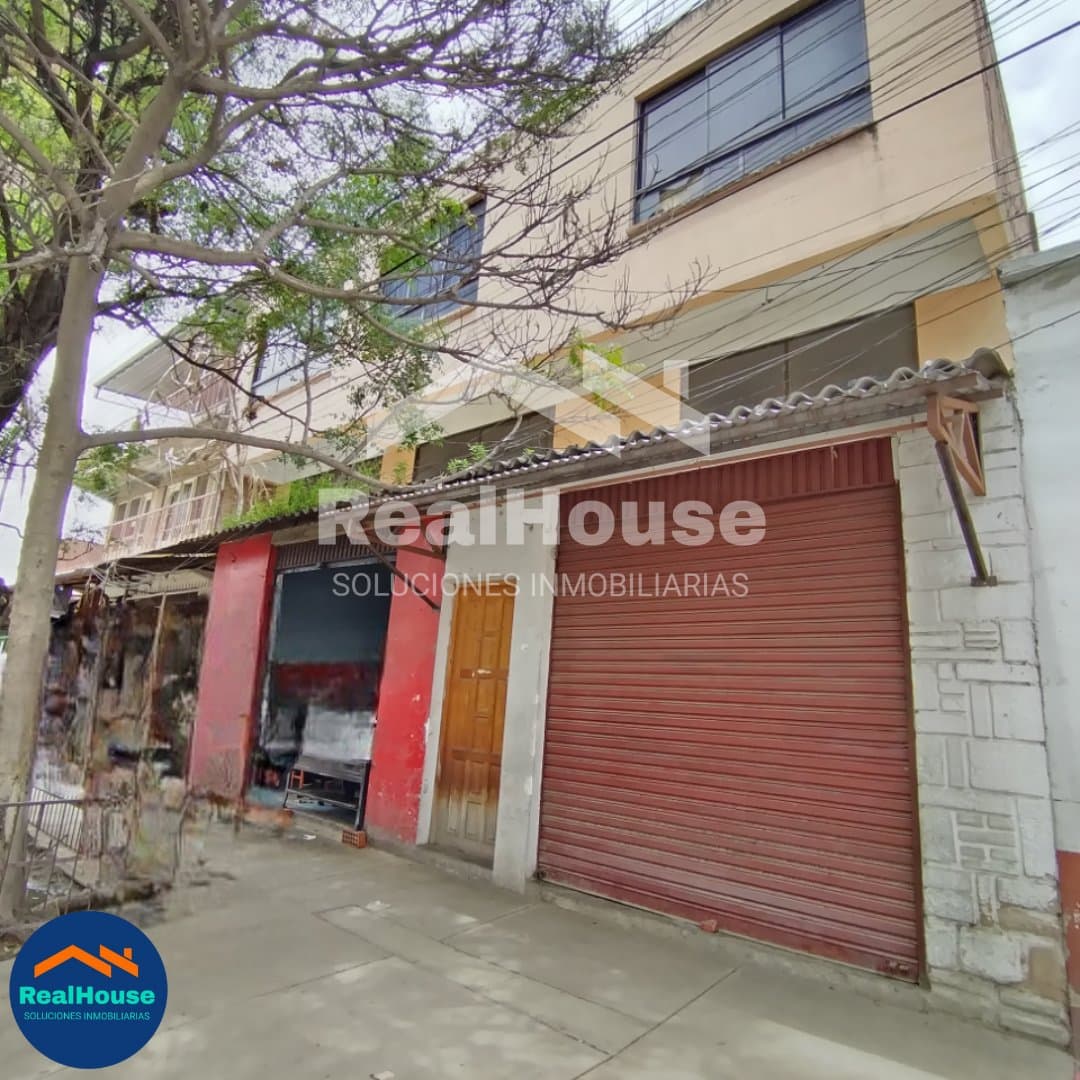 00883 – CASA EN VENTA – ZONA CENTRAL